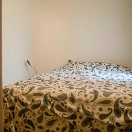 Bright 32 M With Wi-Fi Apartment *