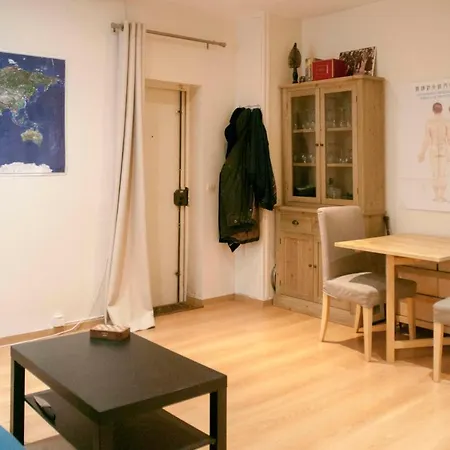 Bright 32 M With Wi-Fi Apartment